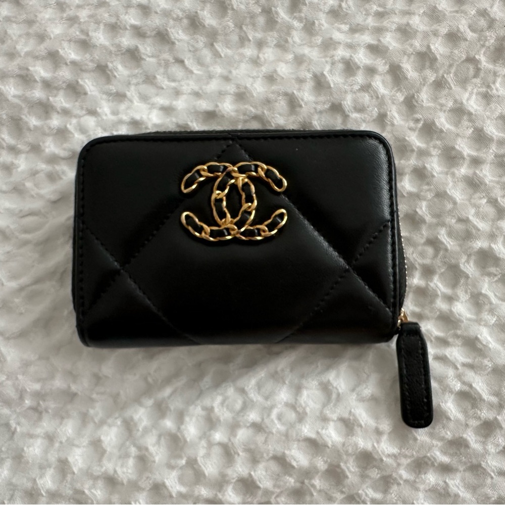CHANEL 19 Black Quilted Wallet with Gold Logo
